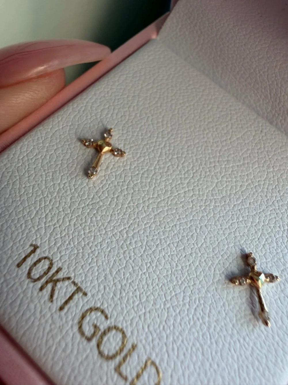10KT Gold Cross Stud Earrings heart Religious Minimal set in pink gift box NEW - Picture 4 of 13